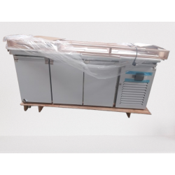 Furnotel - Table réfrigérée inox positive avec évaporateur ventilé - 3 portes - 417 litres - Avec dosseret - GN3201X